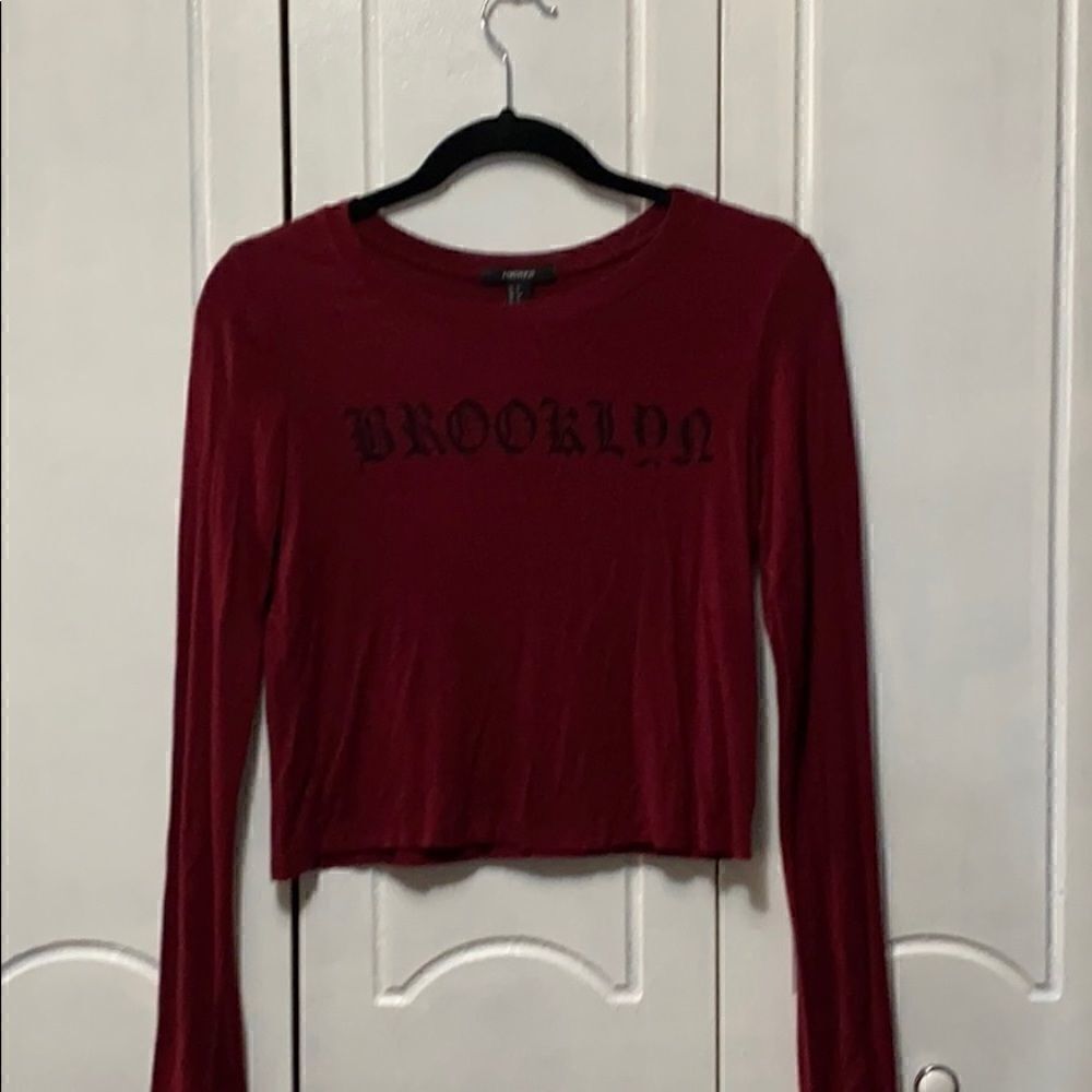 Forever 21 Cropped Graphic Tee Shirt size small